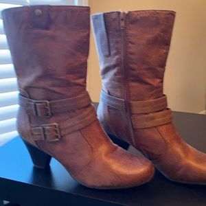 Women’s Boots. Size 81/2 Great Condition!!